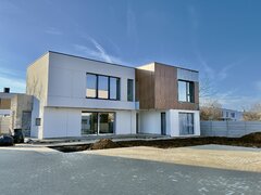 Tunari, vila individuala moderna, zona rezidentiala & langa padure